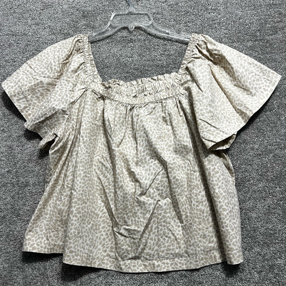 Gap Beige Leopard Print Square Neck Flutter Sleeve Blouse Top Woman’s Size Large